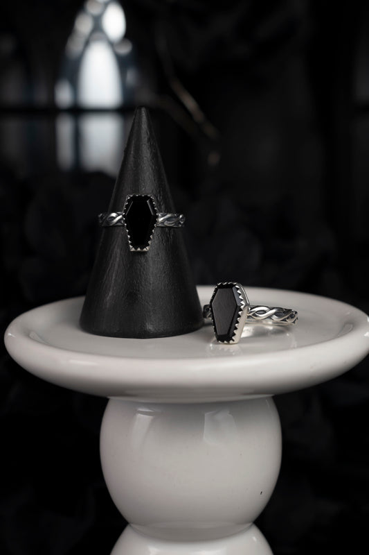 EKRJ1022 Gothic Coffin Black Onyx Sterling Silver Ring