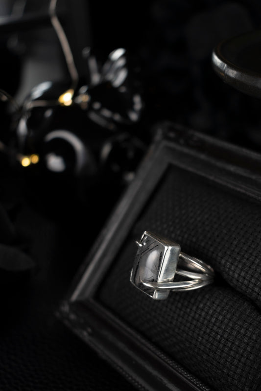 EKRJ1040 Black Rutile Quartz Handmade Silver Ring – Modern Rectangular Statement