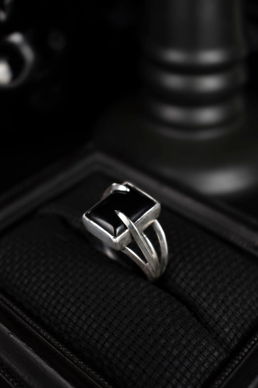 EKRJ1042 Noir Frame Handmade Silver Ring – Rectangular Black Onyx Modern Style