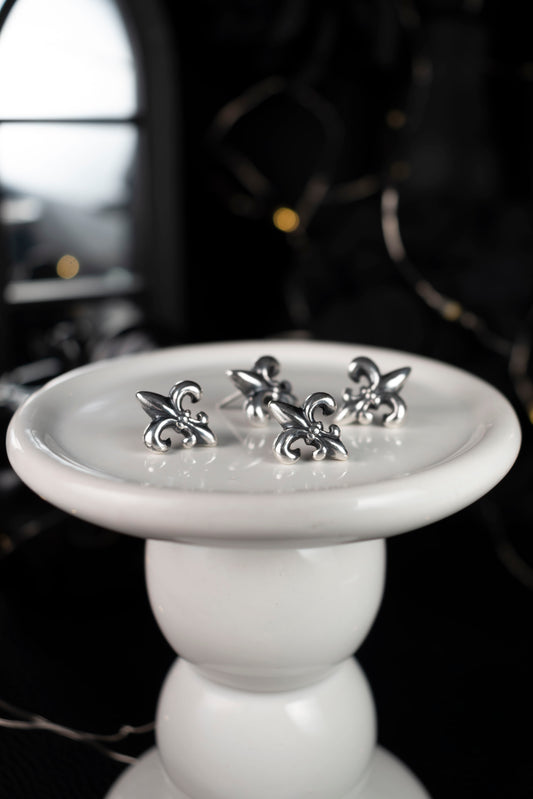 EKRJ1047 Handmade Fleur-de-lis Stud Silver Earrings