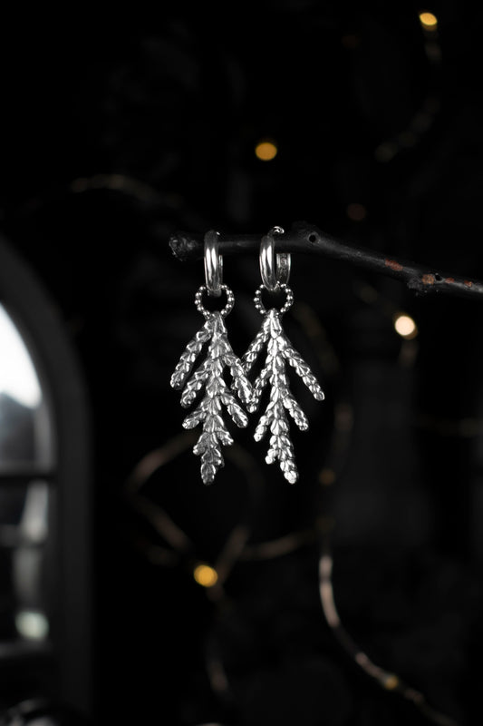 EKRJ1048 Cedar with Moss Agate Silver Hoop Earrings