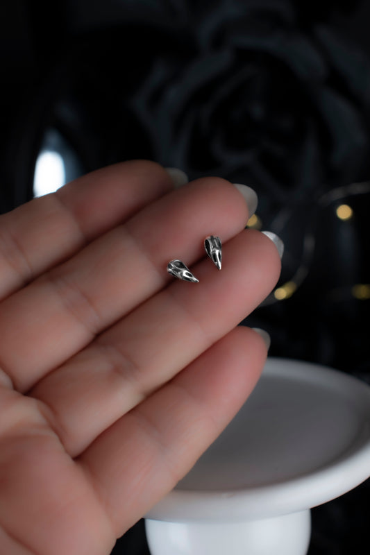 EKRJ1184_Handmade Tiny Crow Skull Sterling Silver Stud Earrings