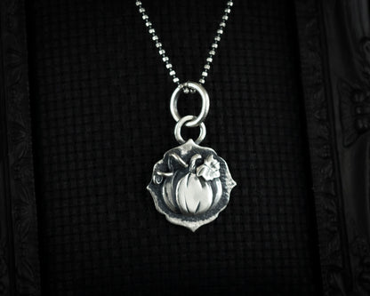 EKRJ723 Pumpkin One-of-a-kind Silver Necklace