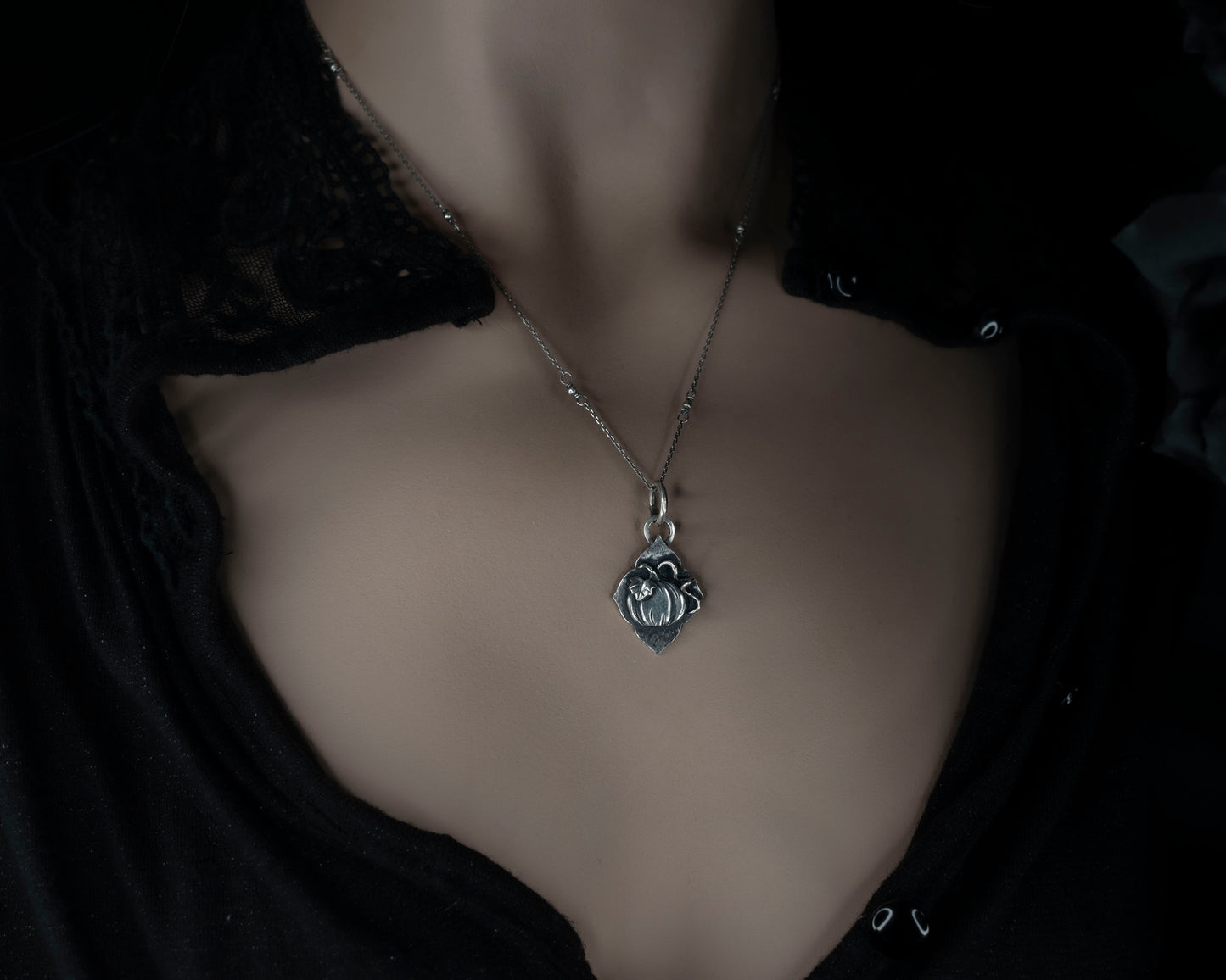 EKRJ722 Pumpkin One-of-a-kind Silver Necklace