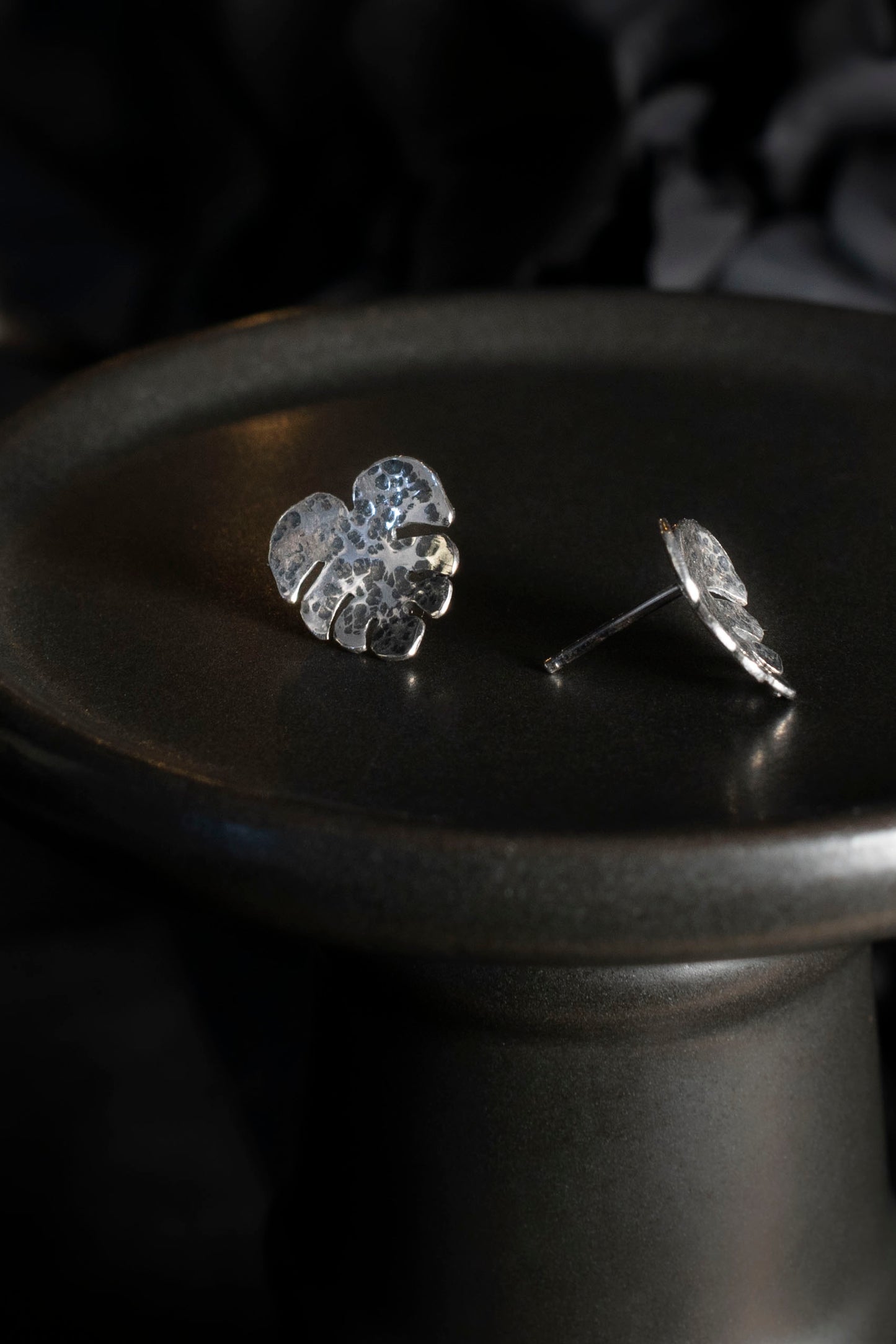 EKRJ521 Monstera Leaves Handmade Silver Earrings