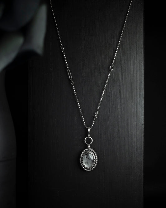 EKRJ561 Black Rutilated Quartz Silver Necklace