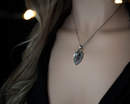 EKRJ749 Heart & Rose Purple Pink Garnet One-of-a-kind Silver Necklace