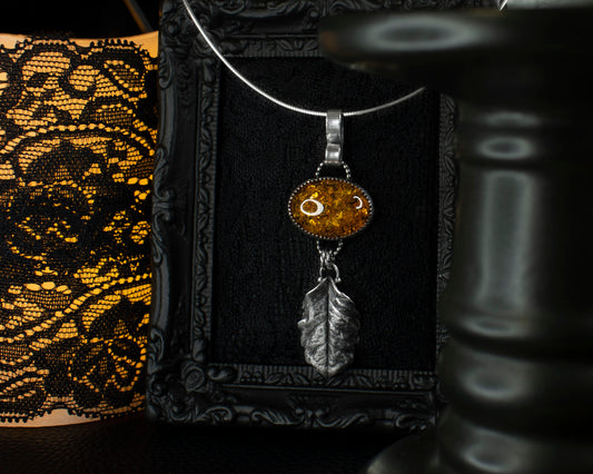 EKRJ813 Amber& Leaf Handmade Silver Necklace