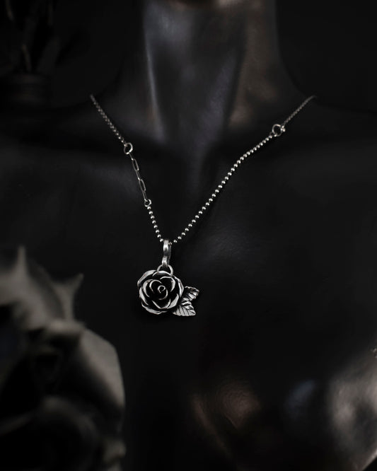 EKRJ846 Blooming Rose Silver Necklace