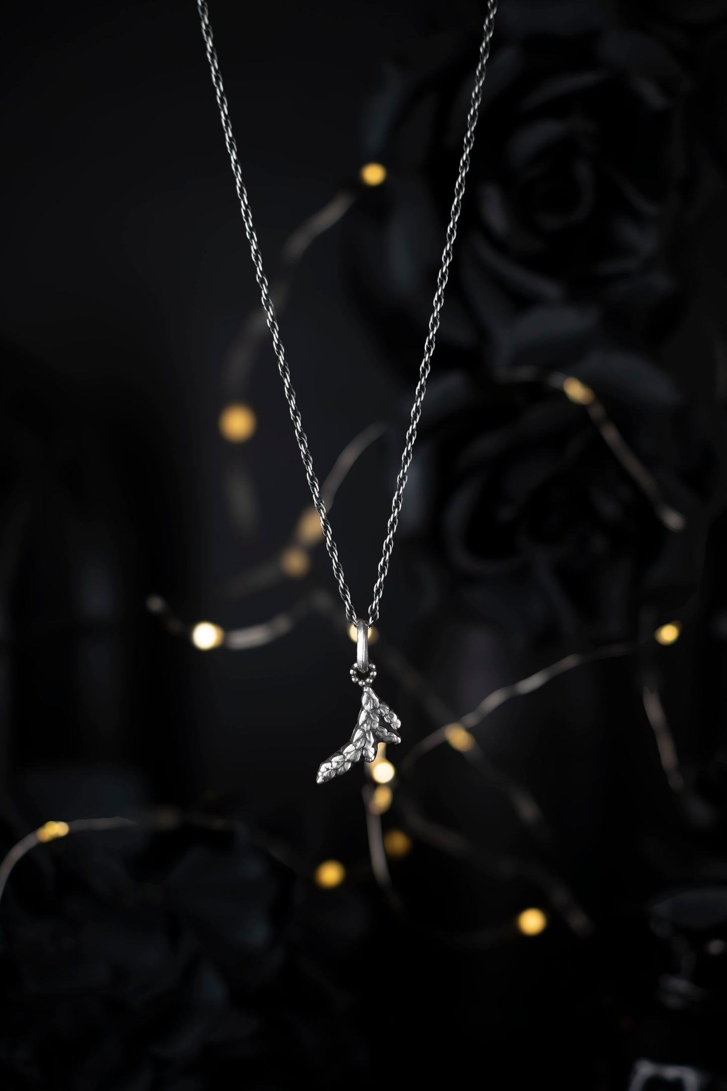 EKRJ869 Handmade Sterling Silver Cedar Pendant Necklace