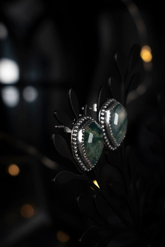 EKRJ937 Moss Agate Fancy Cut Pear Shape Handmade One-Of-A-Kind Silver Earrings