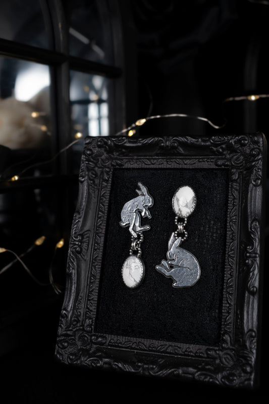 EKRJ973 Hares & White Howlite One-of-a-kind Handmade Silver Earrings