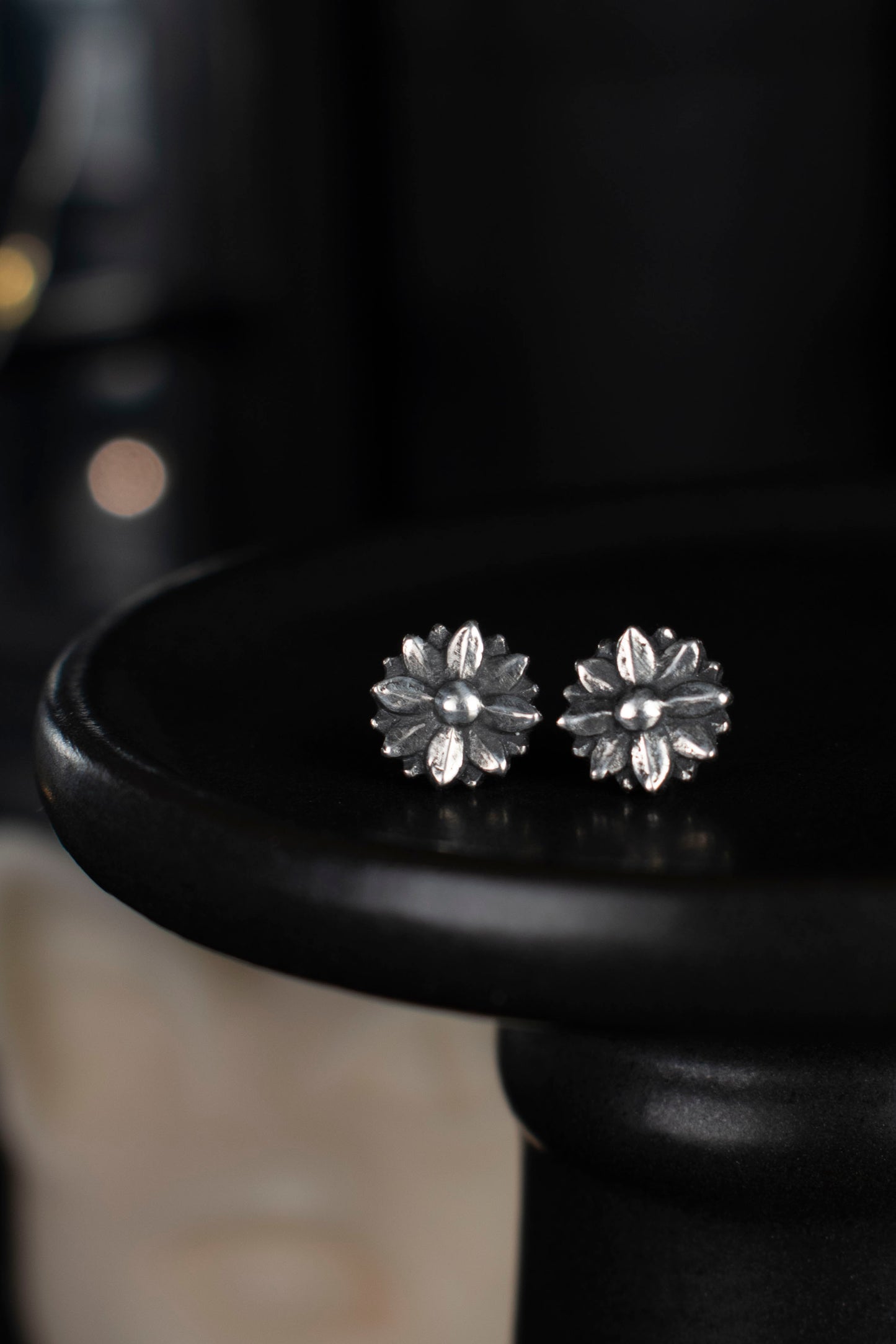 EKRJ989 Handmade Flor Silver Flower Stud Earrings