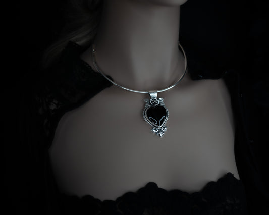 EKRJ644 Heart of Black Rose Onyx One-of-a-kind Silver Necklace