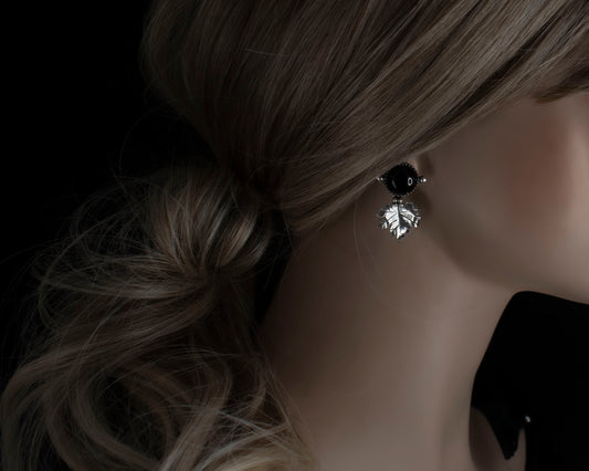 EKRJ645_ Black Onyx & Maple leaves One-of-a-kind Handmade Silver Earrings