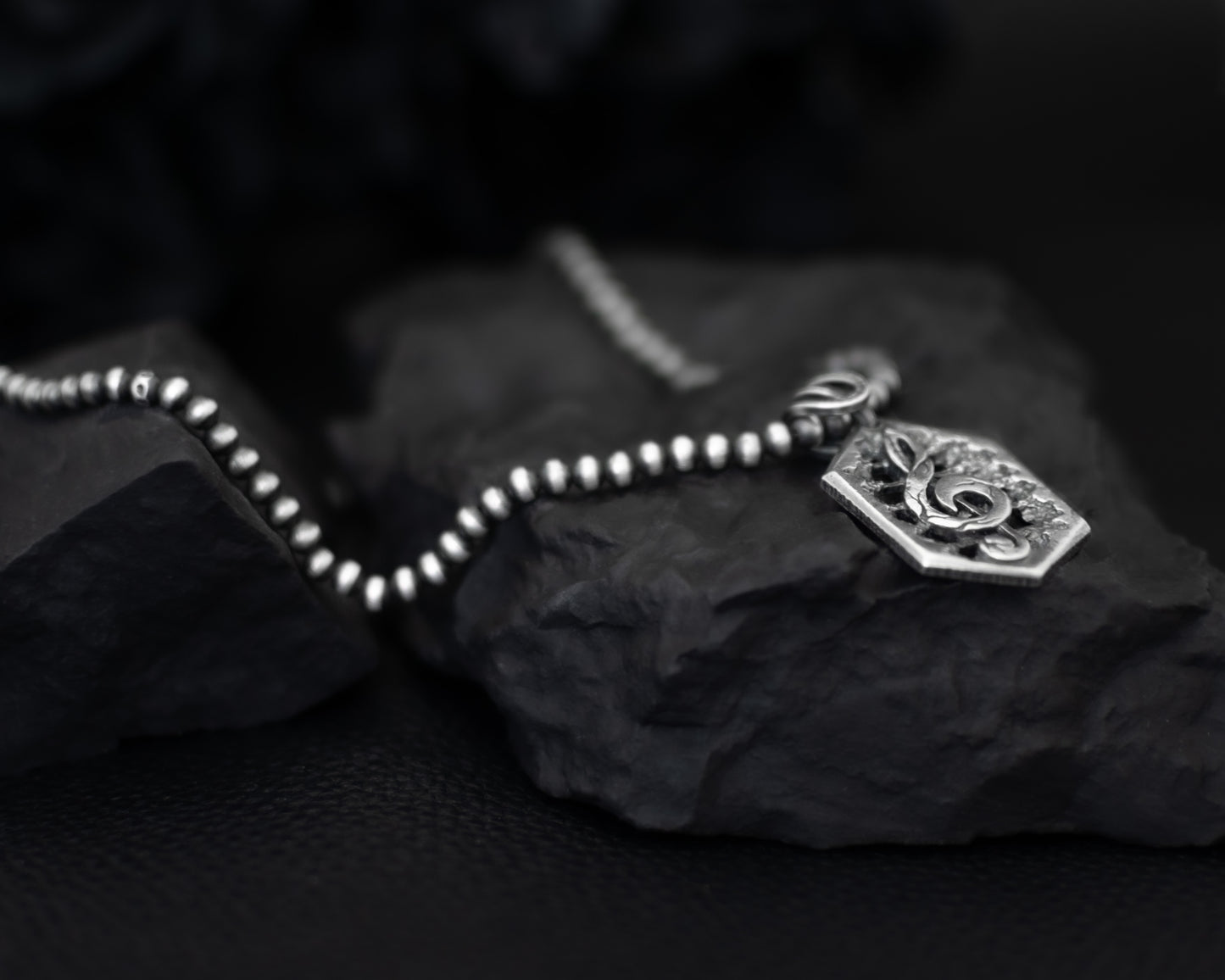 EKRJ348_Treble Clef Handmade Silver Necklace