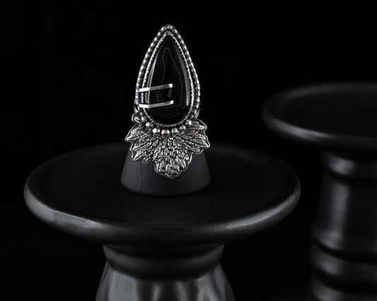 EKRJ487_Size7_Tear Shape Black Onyx & leaf One-of-a-kind silver Ring