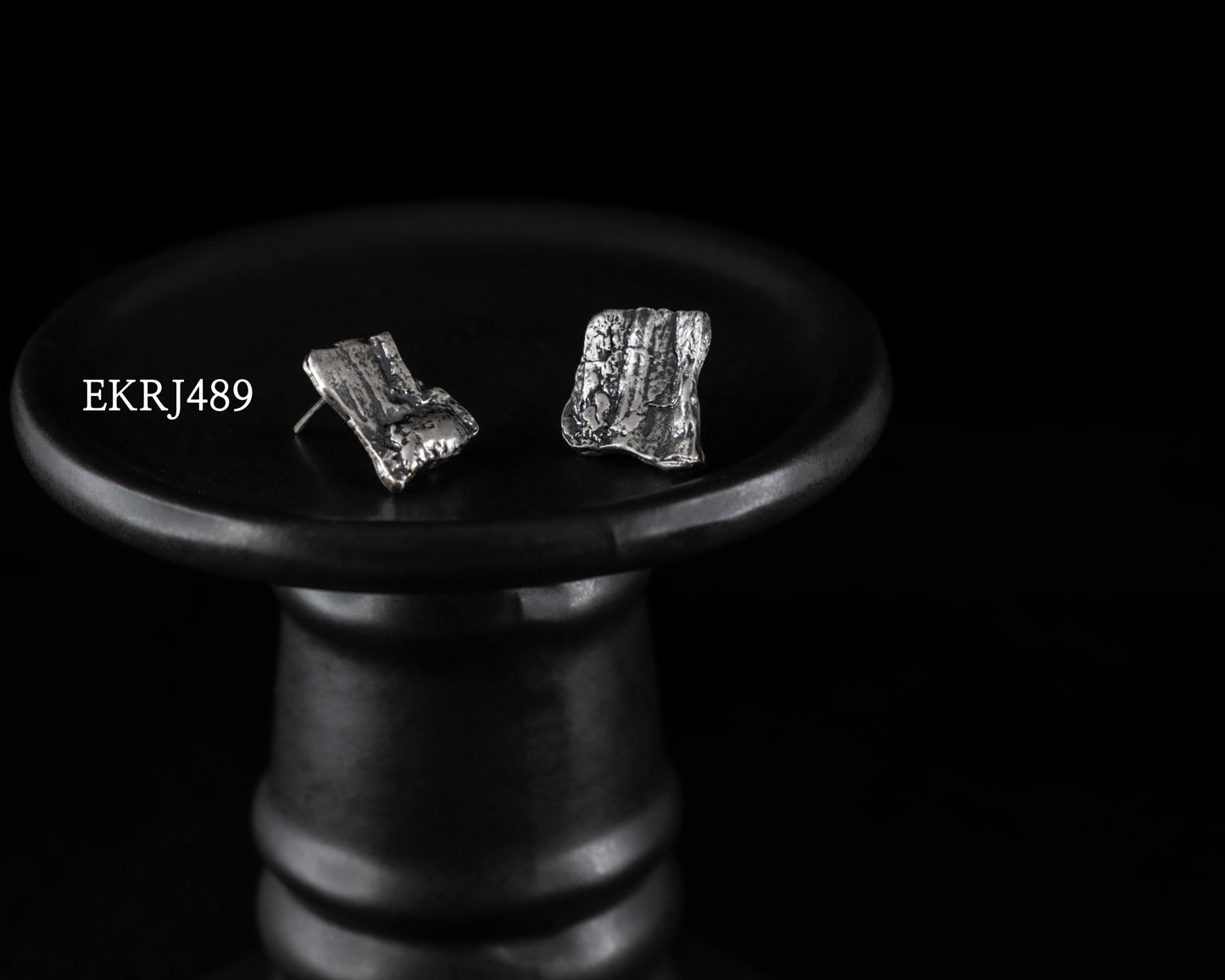 EKRJ488/489_Bark Texture Silver Earrings