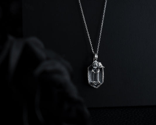 EKRJ506_Crystal Quartz Rose Necklace