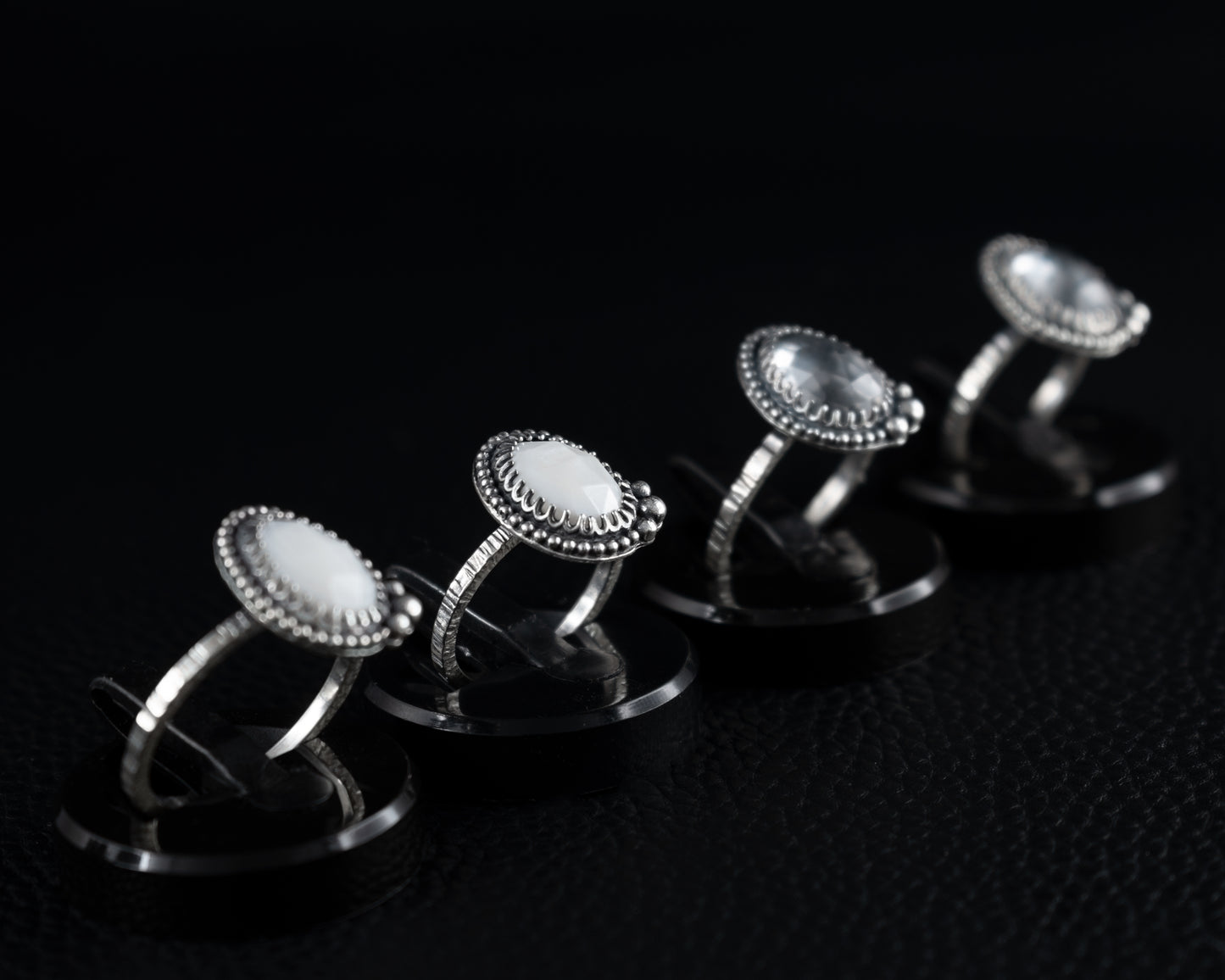 EKRJ528_Size7 &9.5_White Mother-Of-Pearl Shell Silver Ring