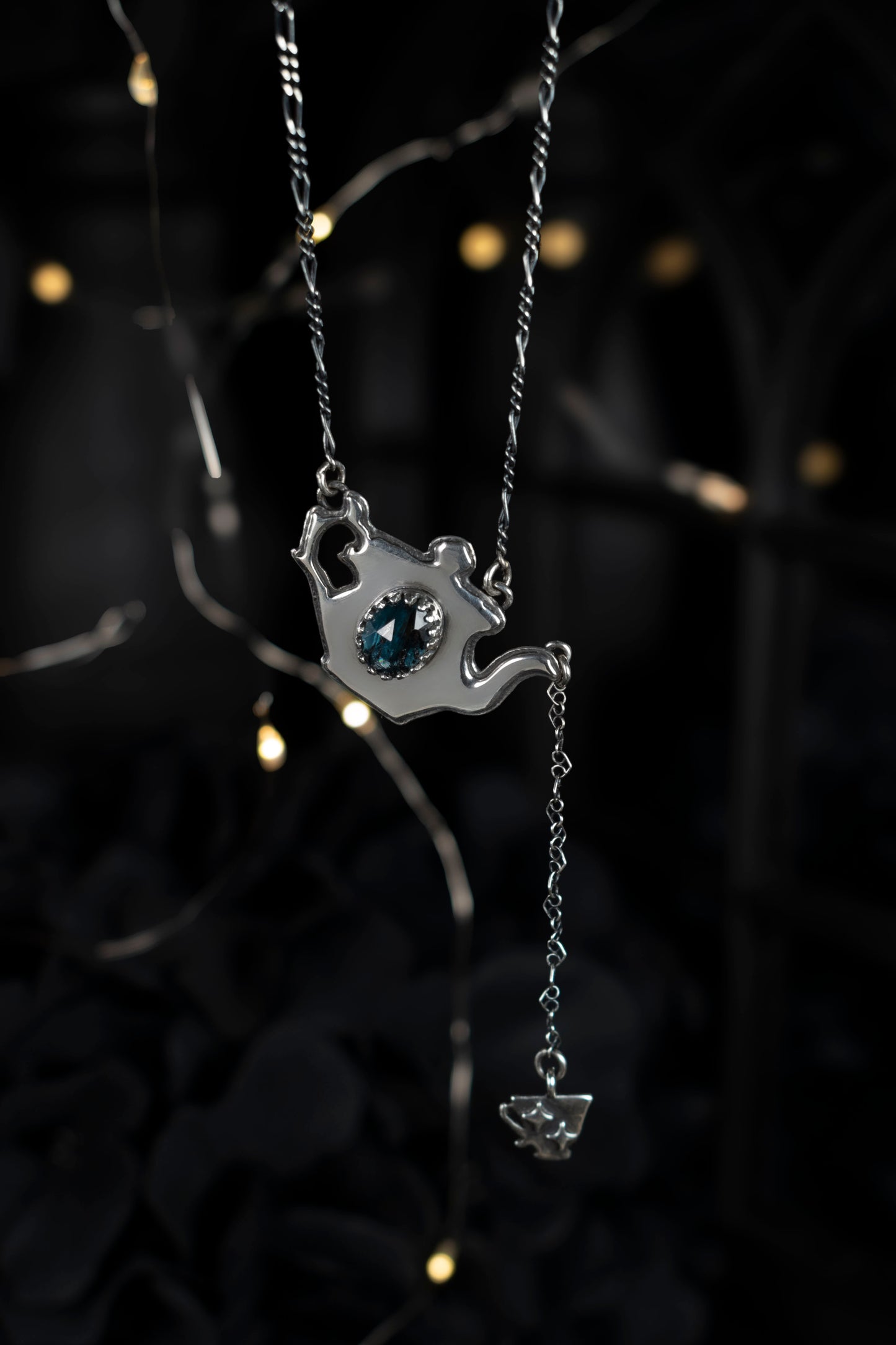 EKRJ1050 One-Of-A-Kind Pouring Tea Silver Necklace with Natural Teal Moss Kyanite