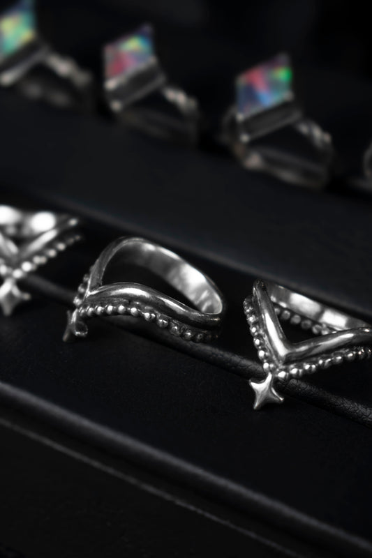 EKRJ1065 Celestial Star V Sterling Silver Ring