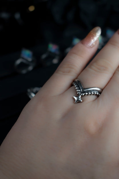 EKRJ1065 Celestial Star V Sterling Silver Ring