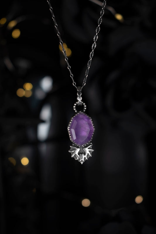 EKRJ1083 Handmade Mystic Bat Amethyst Necklace