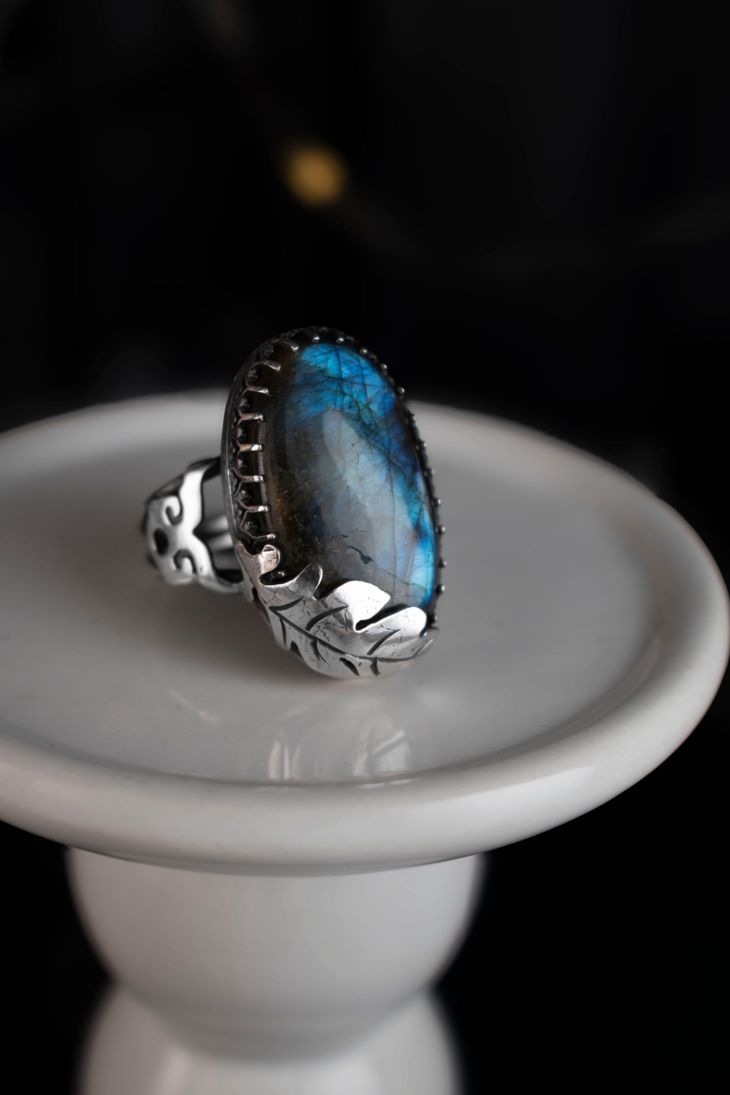 EKRJ1088 EKRJ Handmade Moonlit Leaf Labradorite Ring