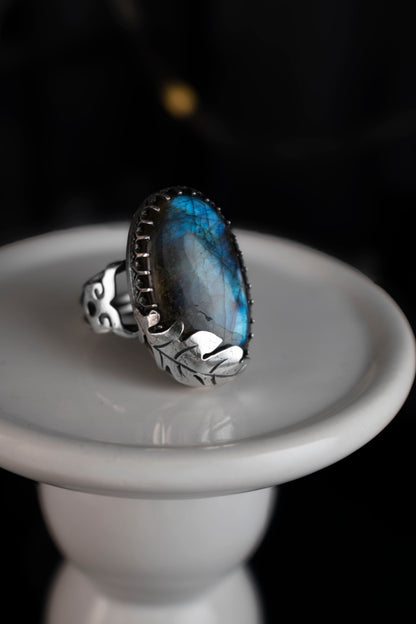 EKRJ1088 EKRJ Handmade Moonlit Leaf Labradorite Ring