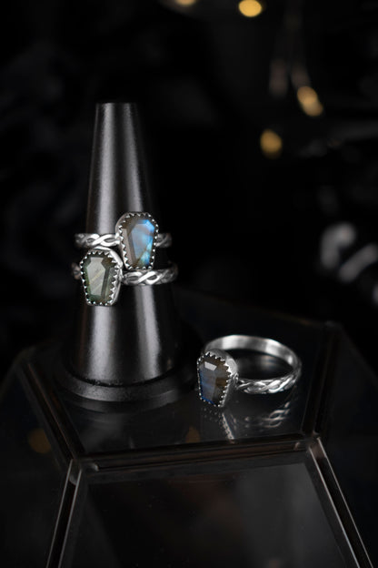 EKRJ1115 Coffin Cut Labradorite Sterling Silver Handmade Ring