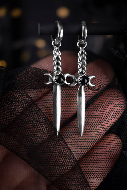 EKRJ1122 Handmade Silver Dagger Earrings with Black Onyx