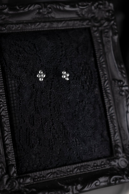 EKRJ1144 Handmade Silver Bead Cluster Stud Earrings