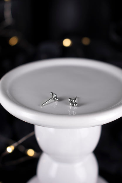 EKRJ1144 Handmade Silver Bead Cluster Stud Earrings