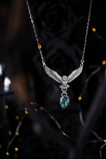 EKRJ1149 Handmade Sterling Silver Owl Necklace with Teal Moss Kyanite