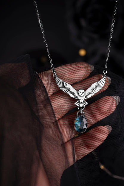 EKRJ1149 Handmade Sterling Silver Owl Necklace with Teal Moss Kyanite