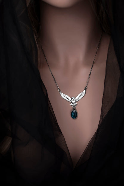 EKRJ1149 Handmade Sterling Silver Owl Necklace with Teal Moss Kyanite