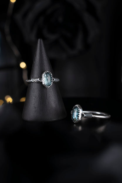 EKRJ1161 Hexagonal Teal Moss Kyanite Silver Ring - Misty Forest Jewelry