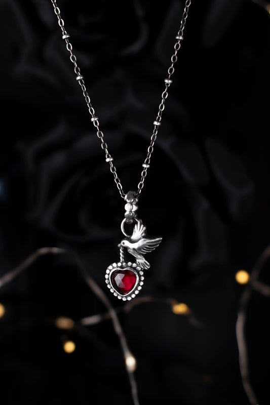 EKRJ1171 The Romantic Raven: Garnet Heart Necklace