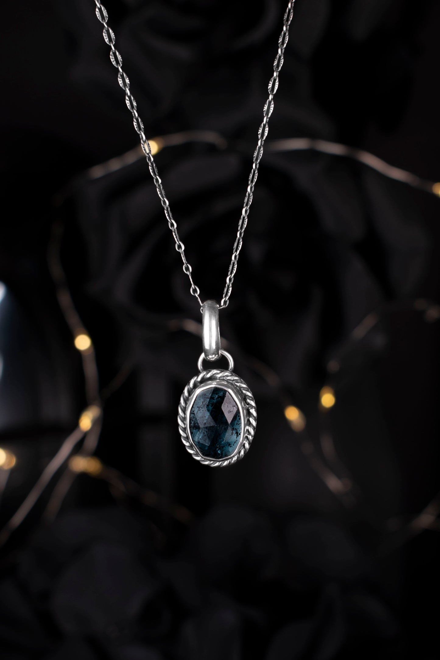 EKRJ1174 Artisan Teal Moss Kyanite Sterling Silver Necklace with Twisted Silver Bezel
