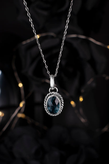EKRJ1174 Artisan Teal Moss Kyanite Sterling Silver Necklace with Twisted Silver Bezel