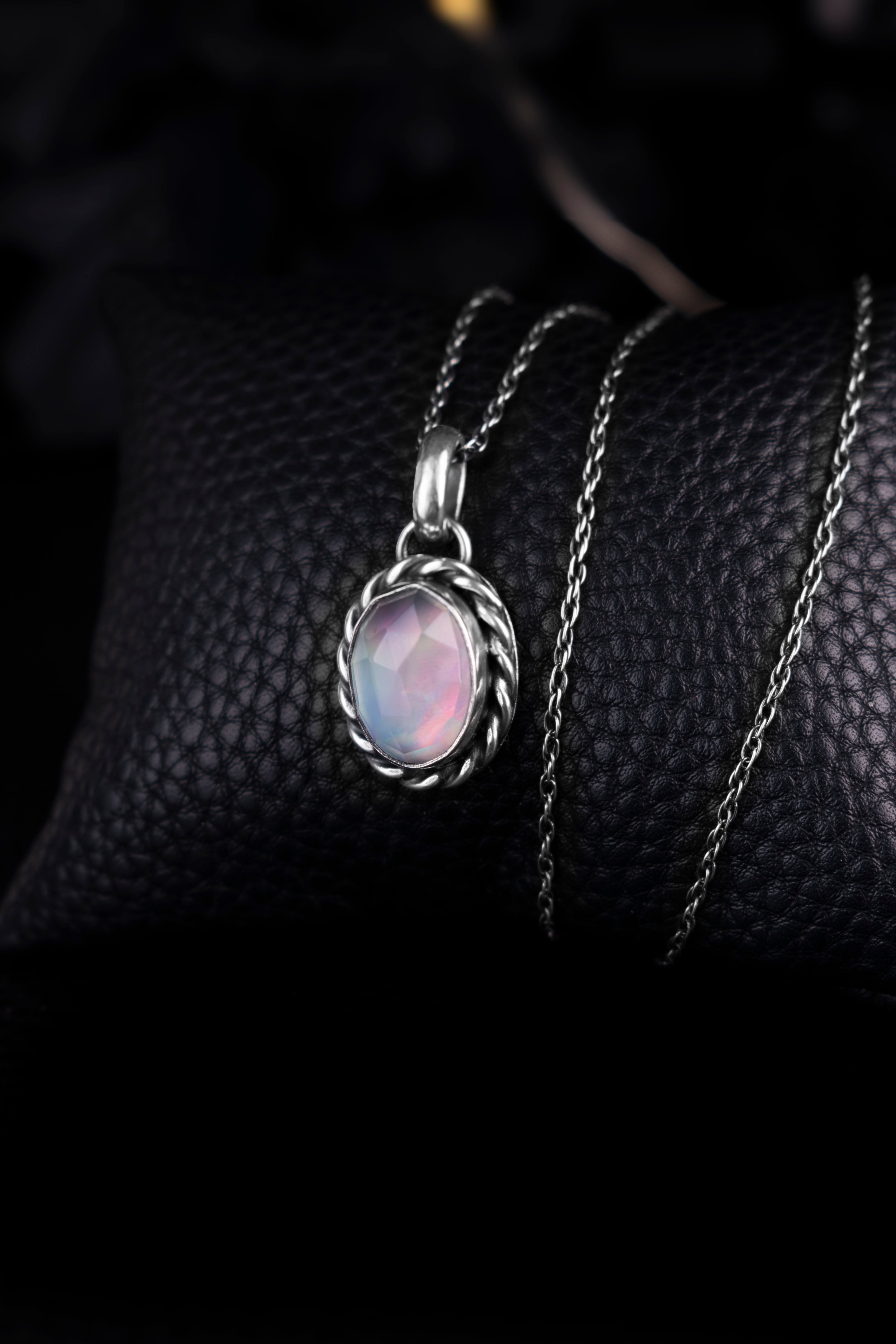 EKRJ1175 Handmade Aurora Opal Pendant Necklace in Sterling Silver