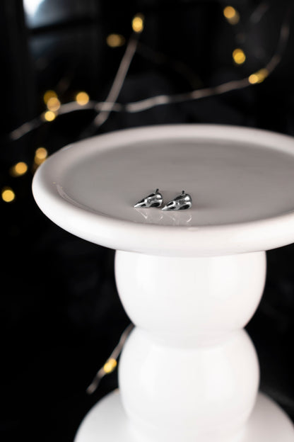 EKRJ1184_Handmade Tiny Crow Skull Sterling Silver Stud Earrings