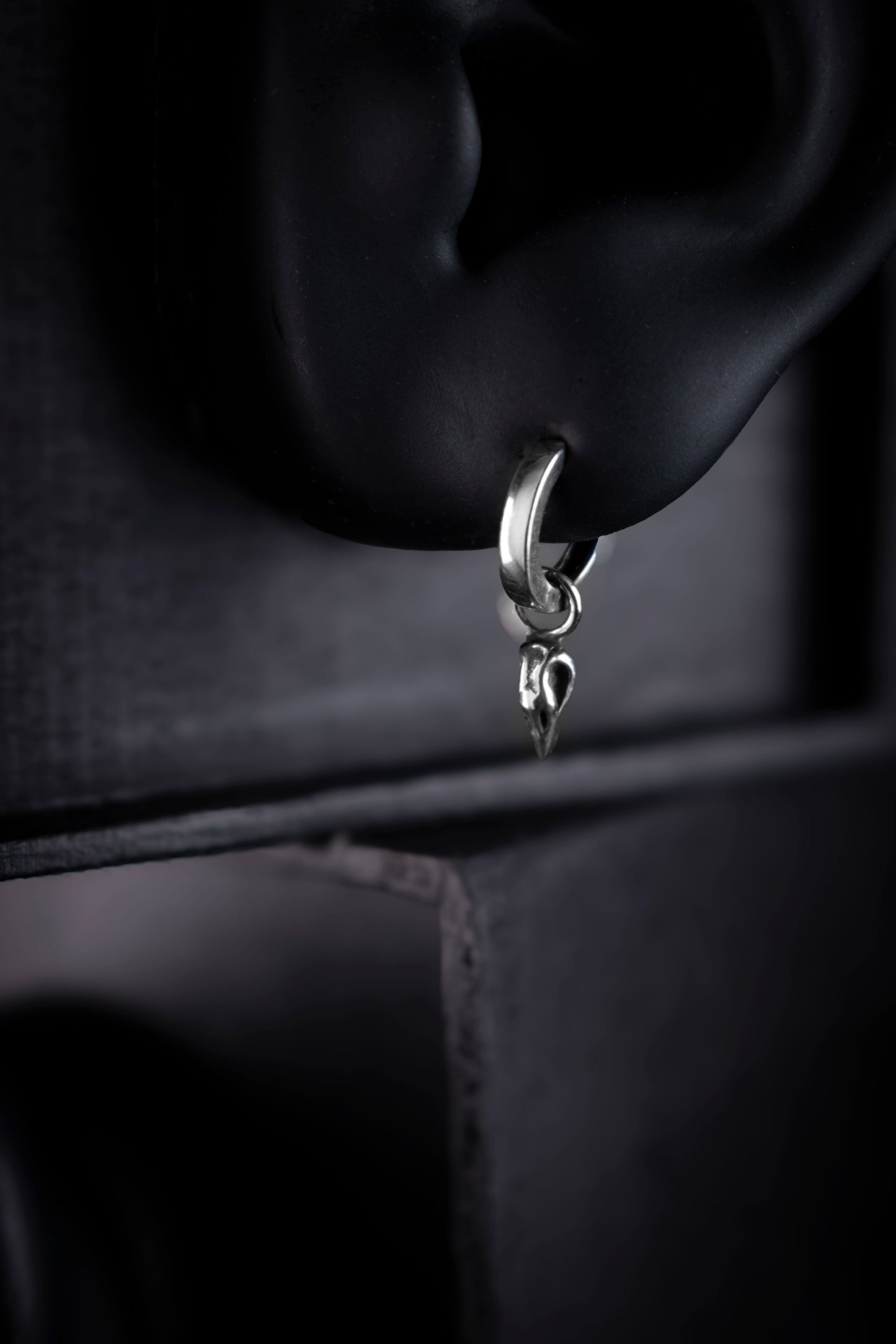 EKRJ1185 Tiny Crow Skull Hoop Dangle Sterling Silver Earrings