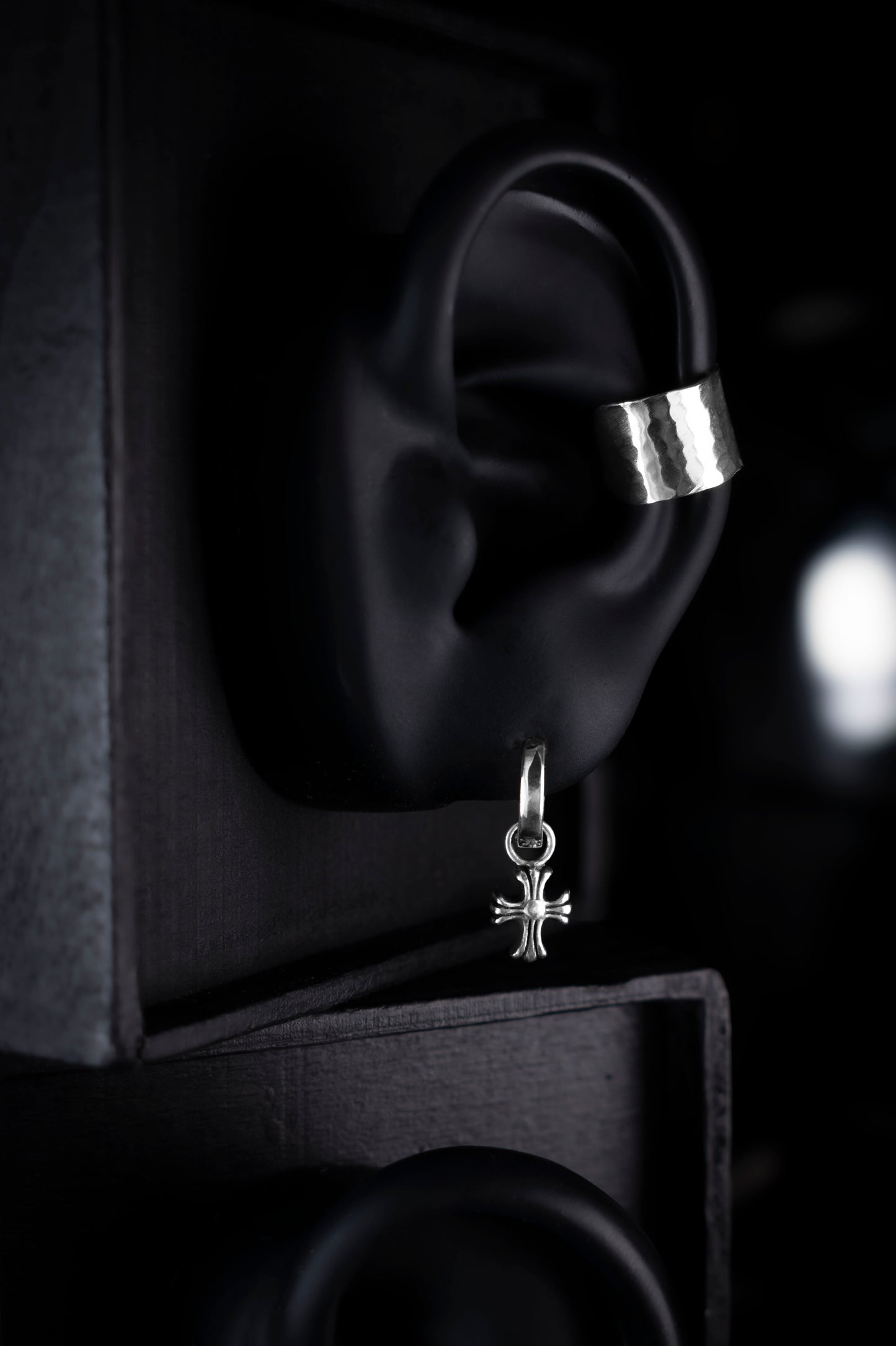 EKRJ1186 Gothic Flos Cross Hoop Dangle Sterling Silver Earrings