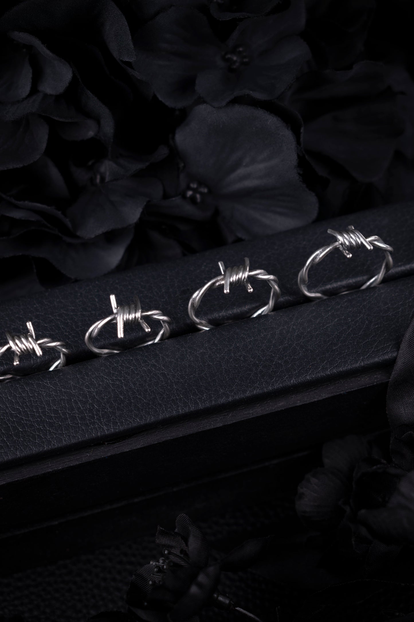 EKRJ1199 Handmade Sterling Silver Barbed Wire Ring