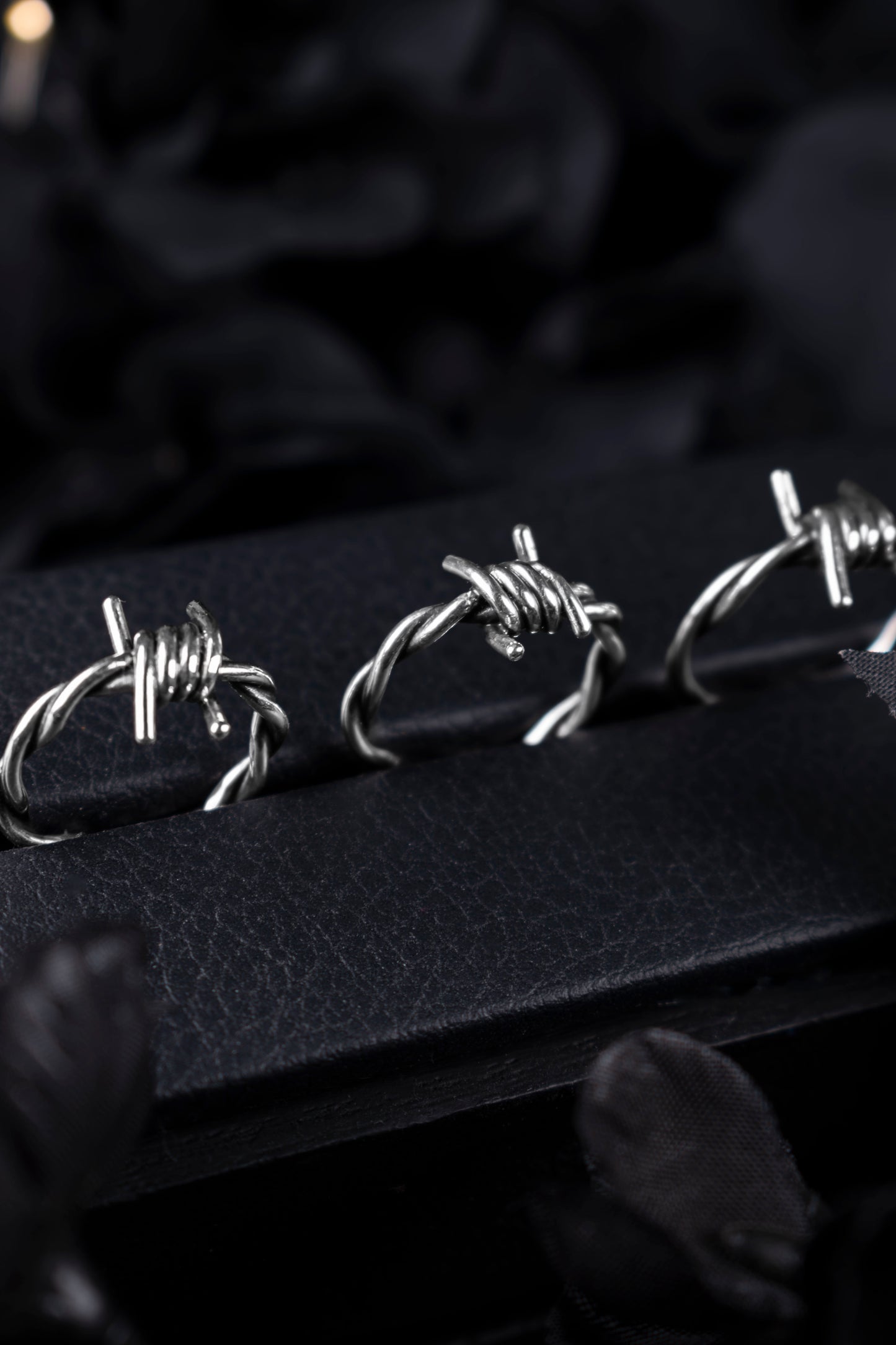 EKRJ1199 Handmade Sterling Silver Barbed Wire Ring