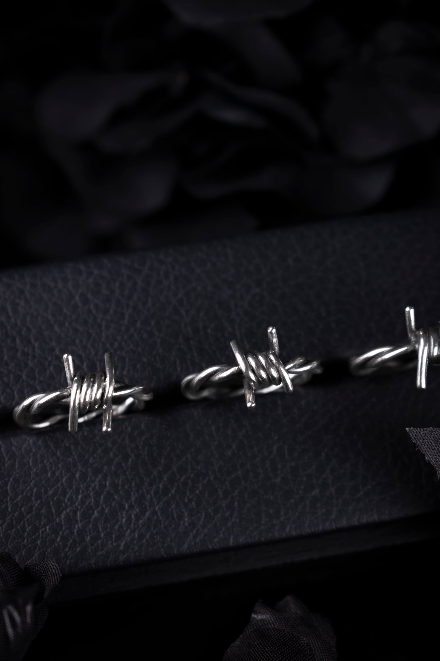 EKRJ1199 Handmade Sterling Silver Barbed Wire Ring