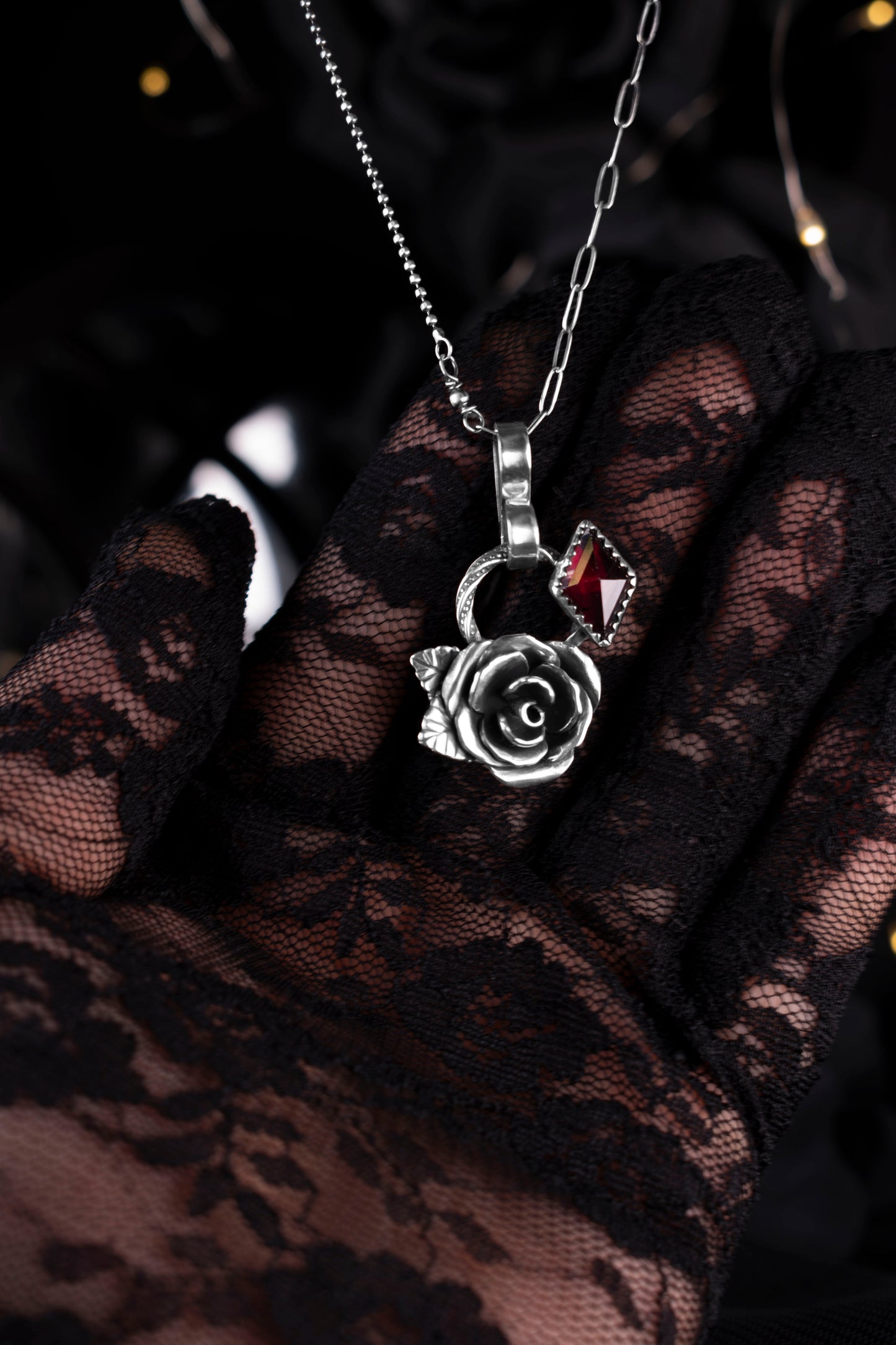 EKRJ1201 Handmade Sterling Silver Red Garnet Rose Pendant Necklace