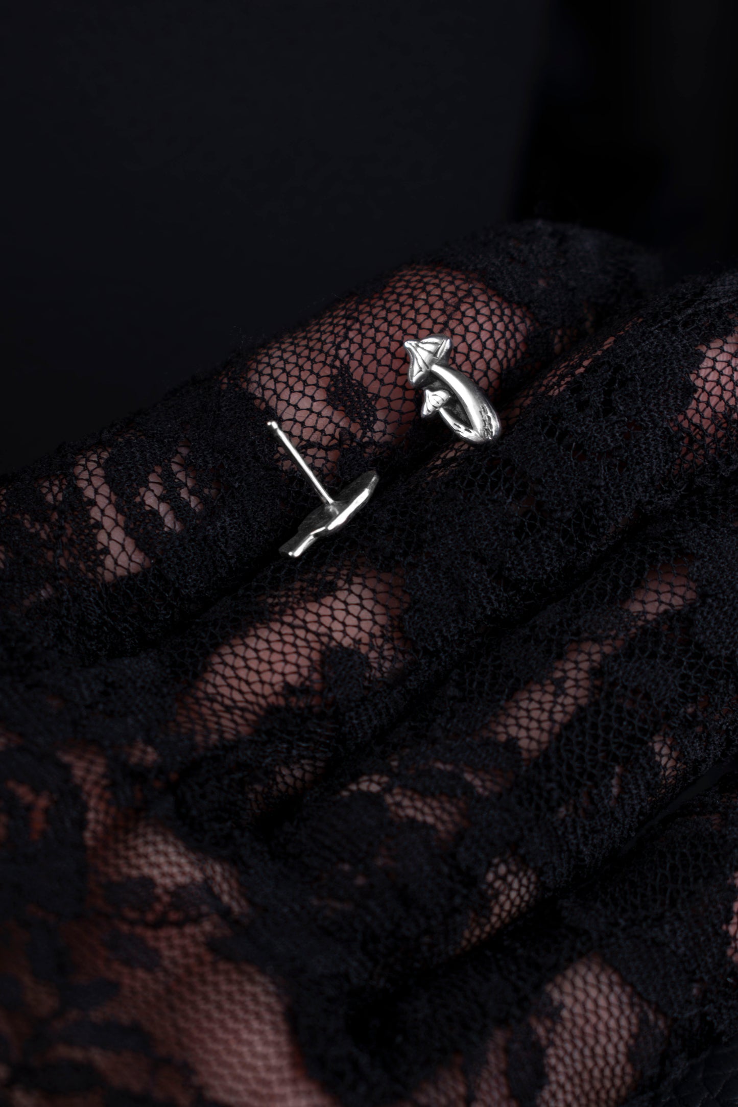 EKRJ1209_Asymmetrical Silver Mushroom Stud Earrings, 925 Sterling Silver Morel Fungi Studs | EKRJ